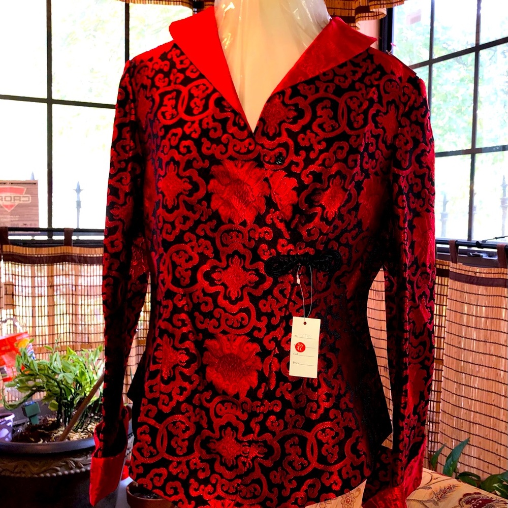This is that! Top, jacket, for your Christmas diner, party.